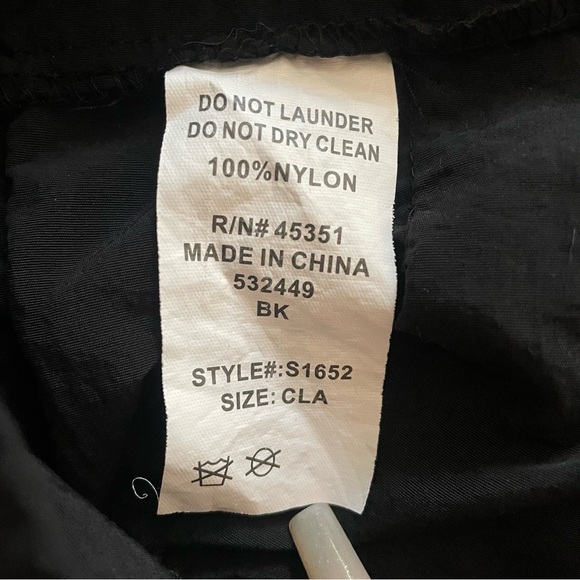 Y2k black low rise mini skirt 🖤 - Picture 4 of 4